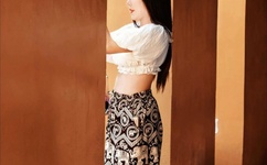 美女脱了个精光露出奶囗和尿囗